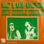 Mac & Katie Kissoon - Hey Diddle Diddle