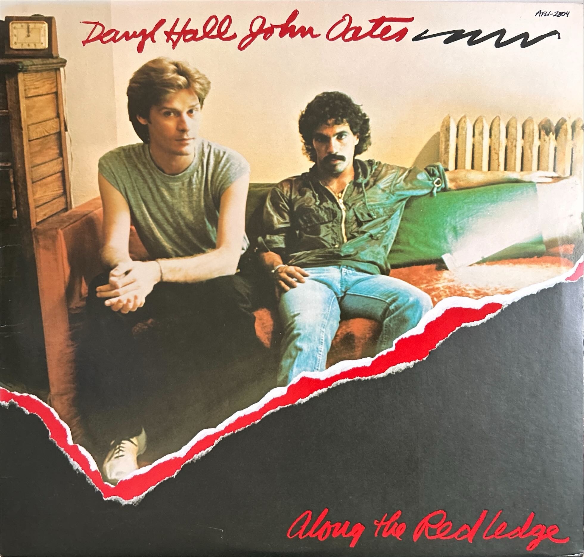 Daryl Hall & John Oates - Along The Red Ledge